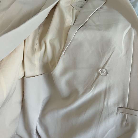 Love Bonito Serita Shoulder Padded Tailored Shift Dress Cream NWT - Picture 9 of 10